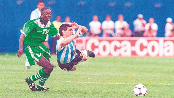En el último Mundial de Maradona con la camiseta de la Selección, Argentina venció 2-1 a Nigeria.