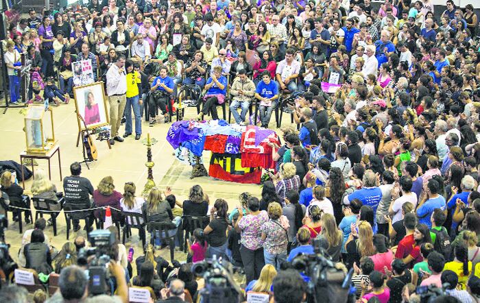 Micaela tuvo un velorio militante porque ese fue el compromiso que asumió en sus 21 años de vida.