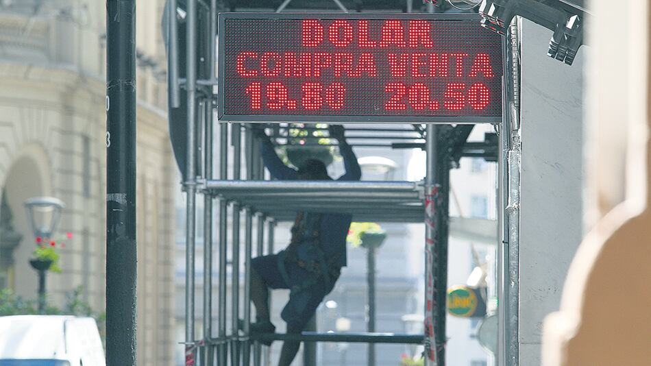 El Central definirá hoy su tasa de interés rectora en un contexto de presiones cambiarias. La expectativa es que la deje en 27,25.