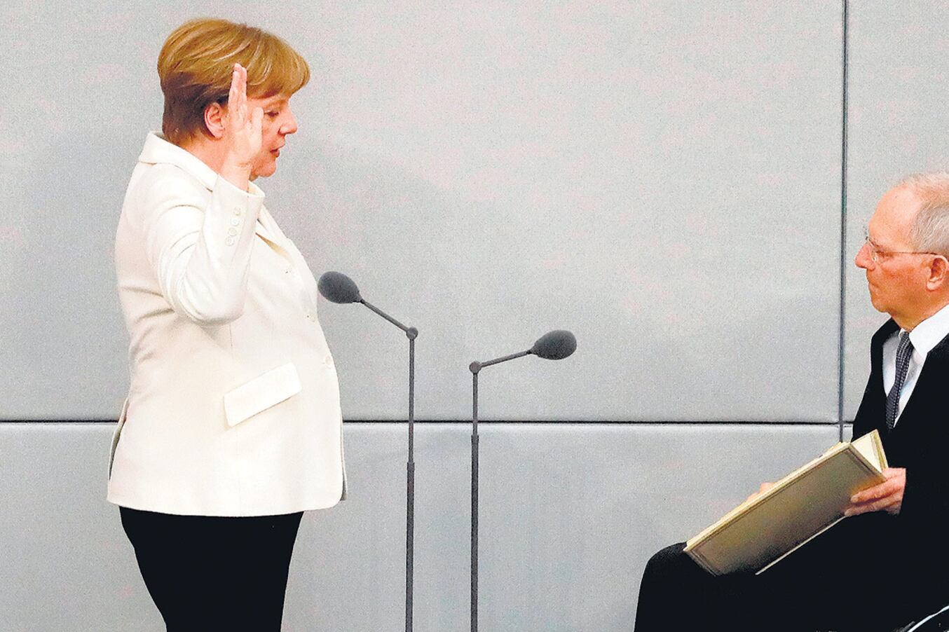 Merkel fue investida ayer como canciller en la Cámara baja alemana.