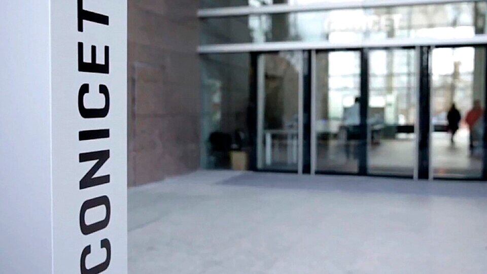 La solicitada repudia a aquellos que acusan a
los trabajadores de la ciencia amenazando su continuidad laboral