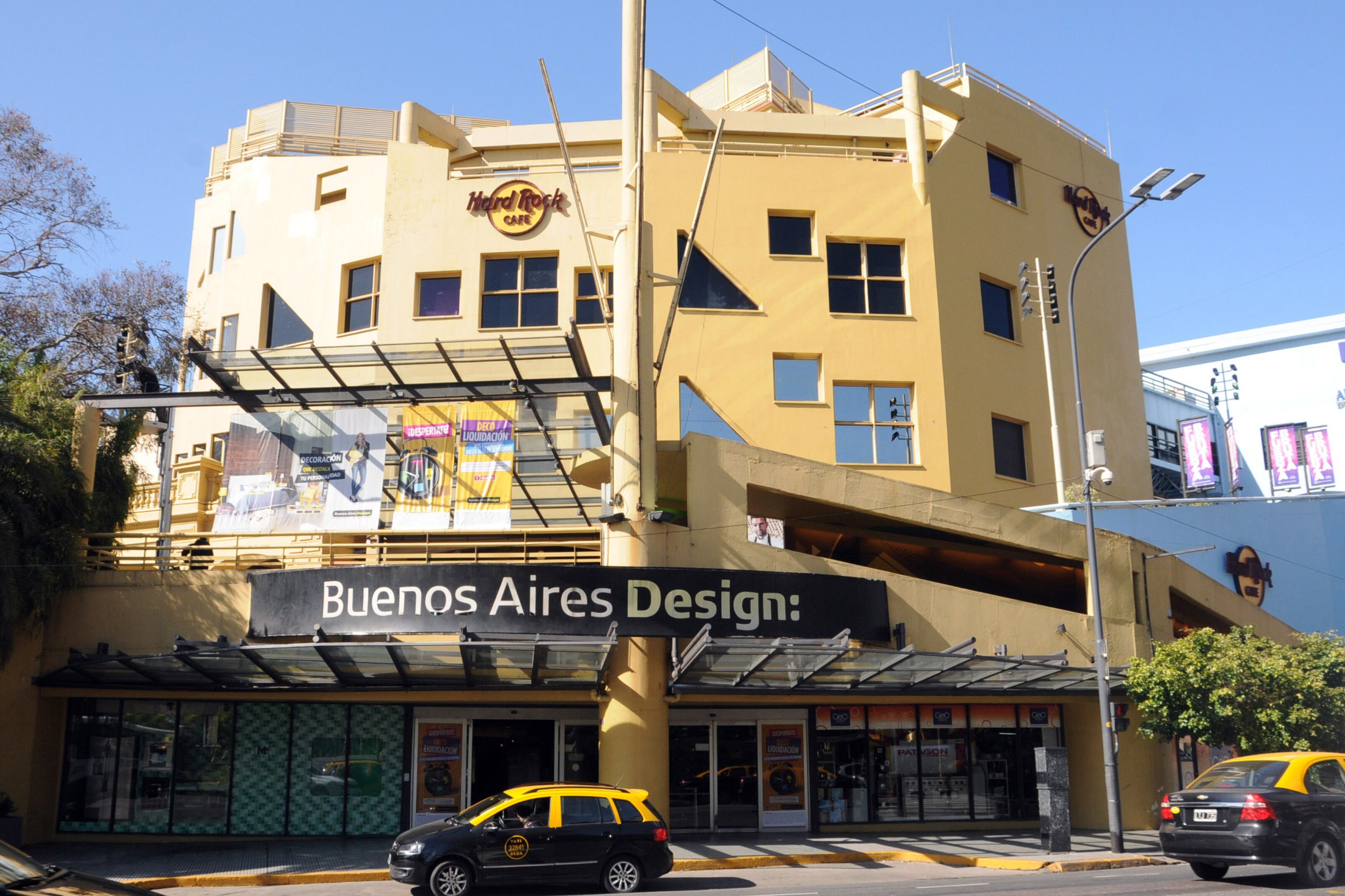 La clausura del shopping fue confirmada por fuentes del gobierno porteño.