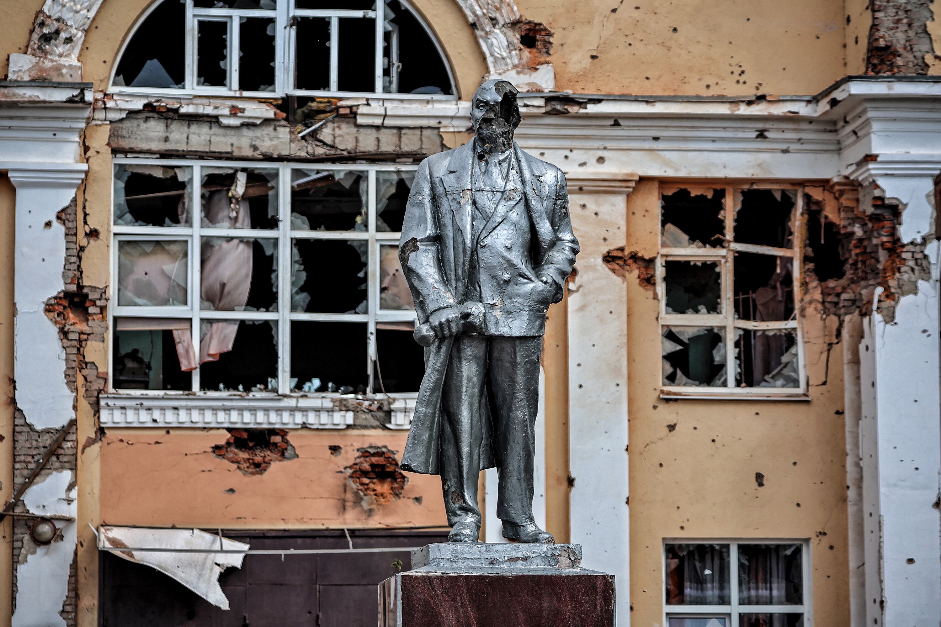 Estatua de Lenin en Sudzha, región de Kursk.