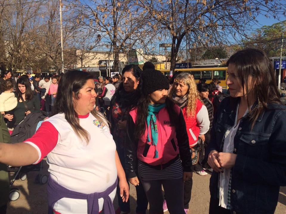 La candidata a diputada Monica Macha visitó una feria en San Miguel.