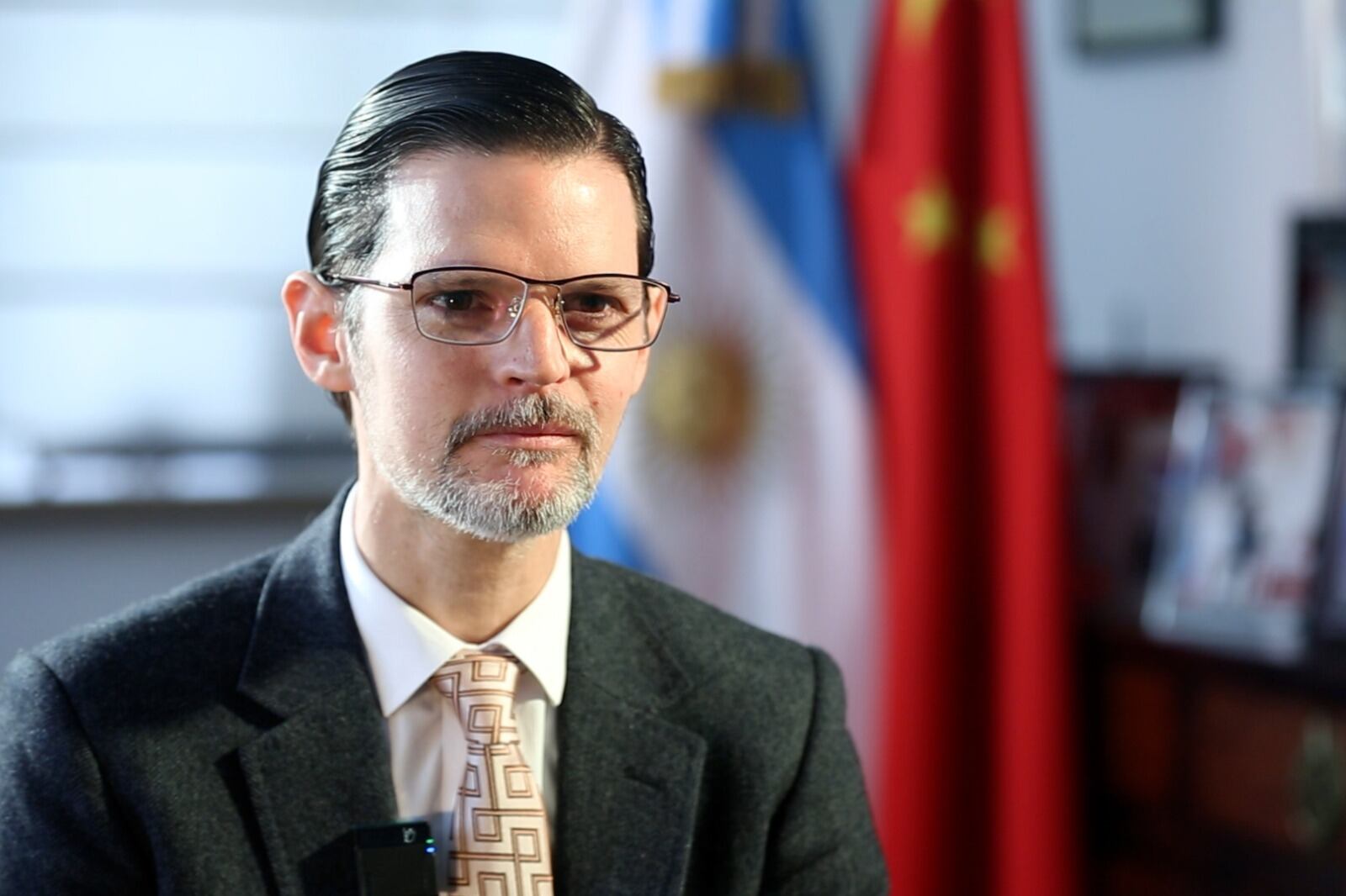 Vaca Narvaja defendió la gestión pública: "El mercado no hace caminos".