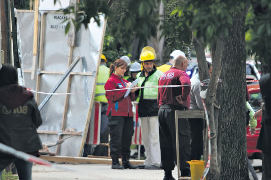 Los dos hermanos quedaron sepultados entre los escombros de la medianera de Virasoro 1638.