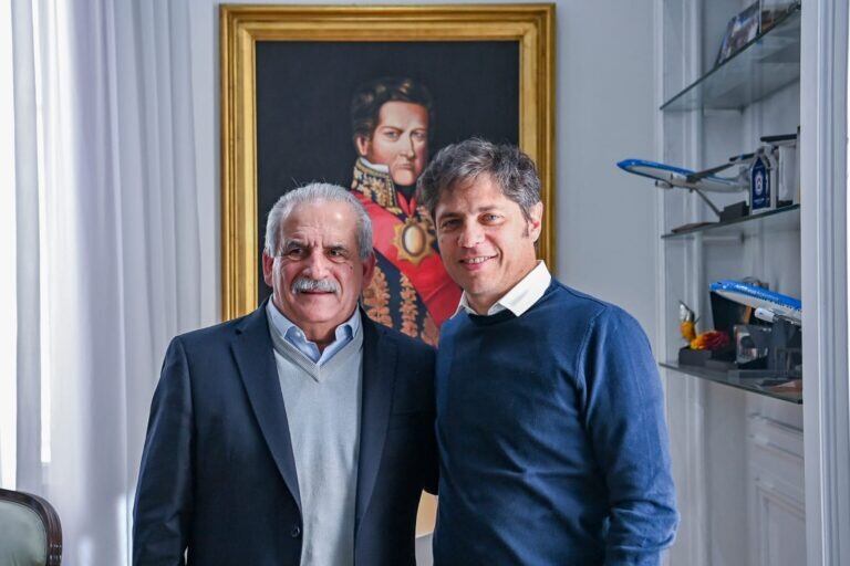 El intendente Ricardo Marino y Axel Kicllof. 