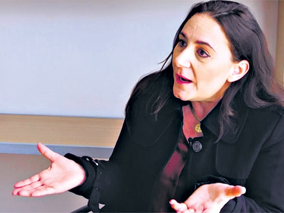 Ligia Ceballos dice que en México la conocen como Lily, pero que en España es Diana.