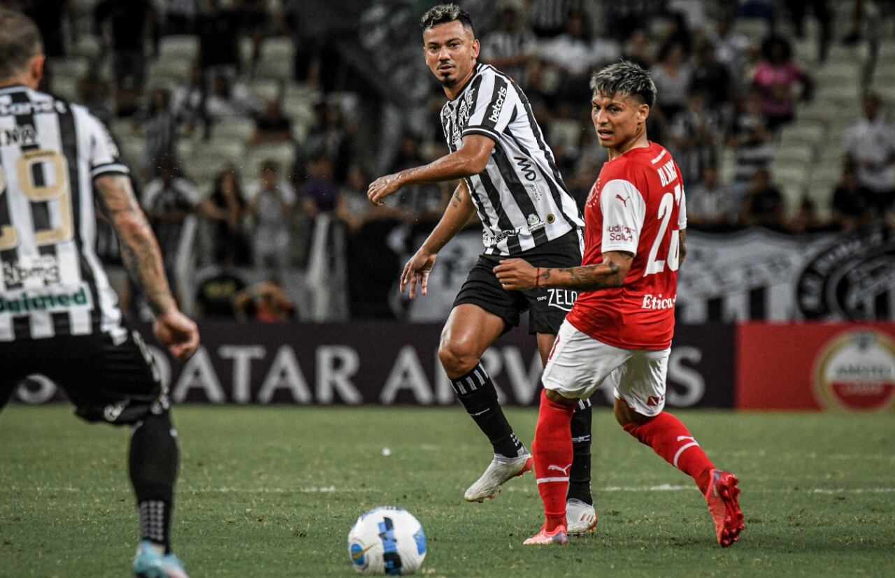 El Rojo ganaba en Fortaleza, pero luego fue superado por Ceará