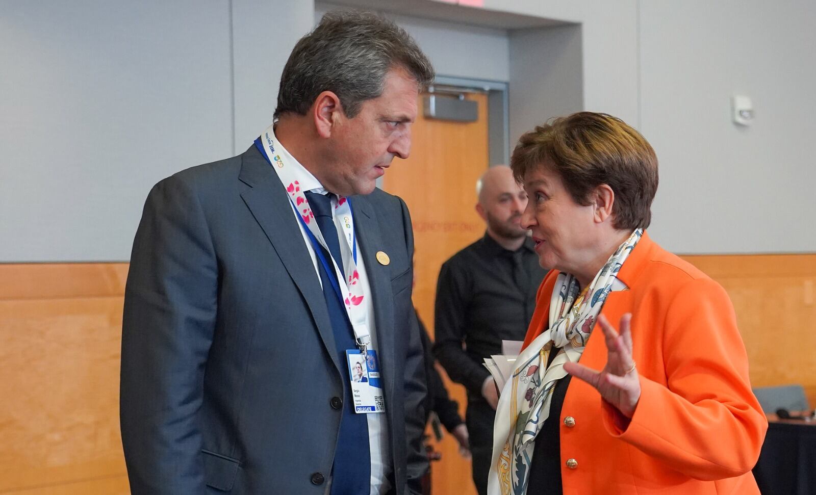 El ministro de Economía, Sergio Massa, junto a la titular del FMI, Kristalina Georgieva.