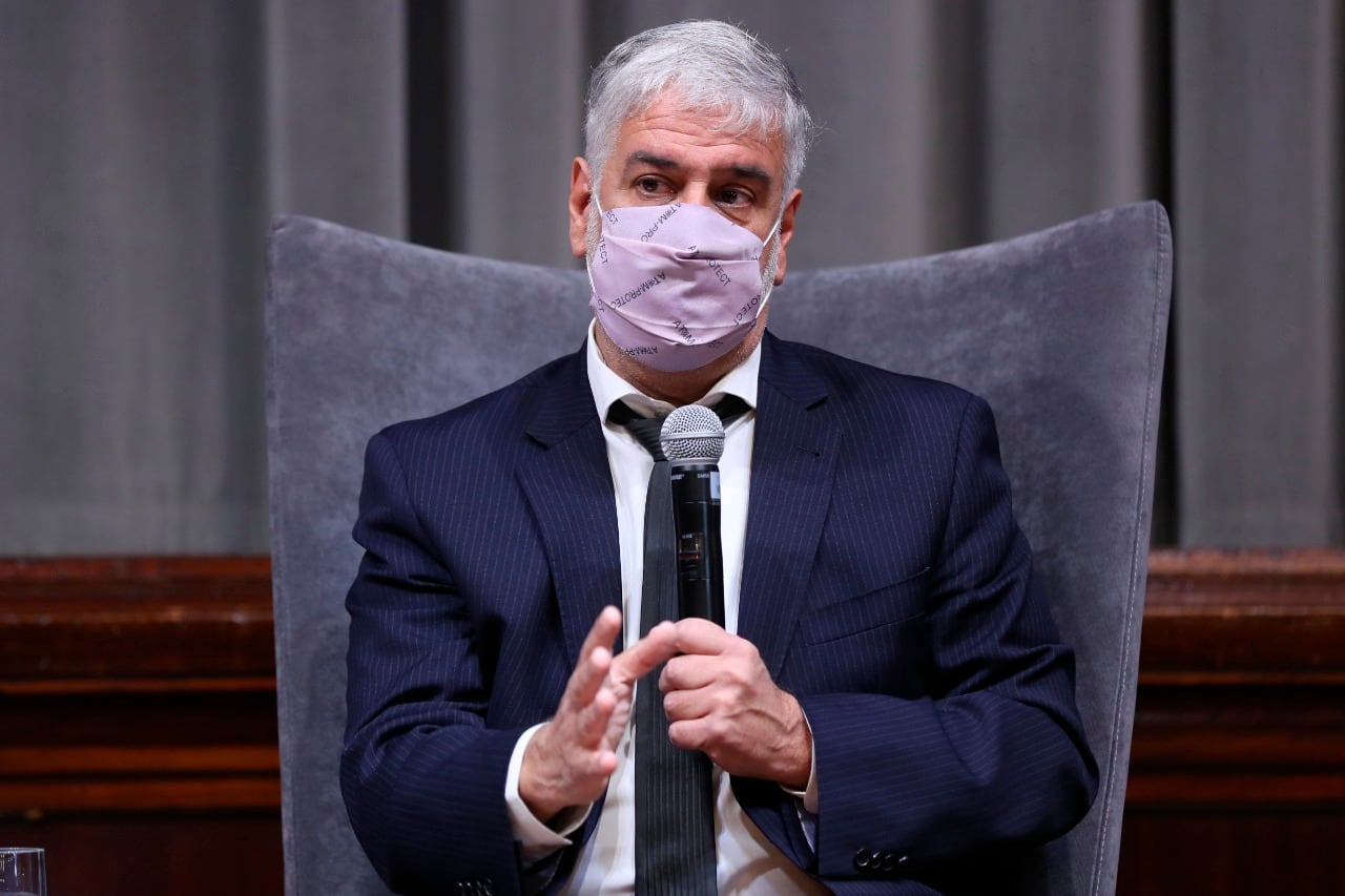 Feletti apunta a una lista global de 1650 artículos.
