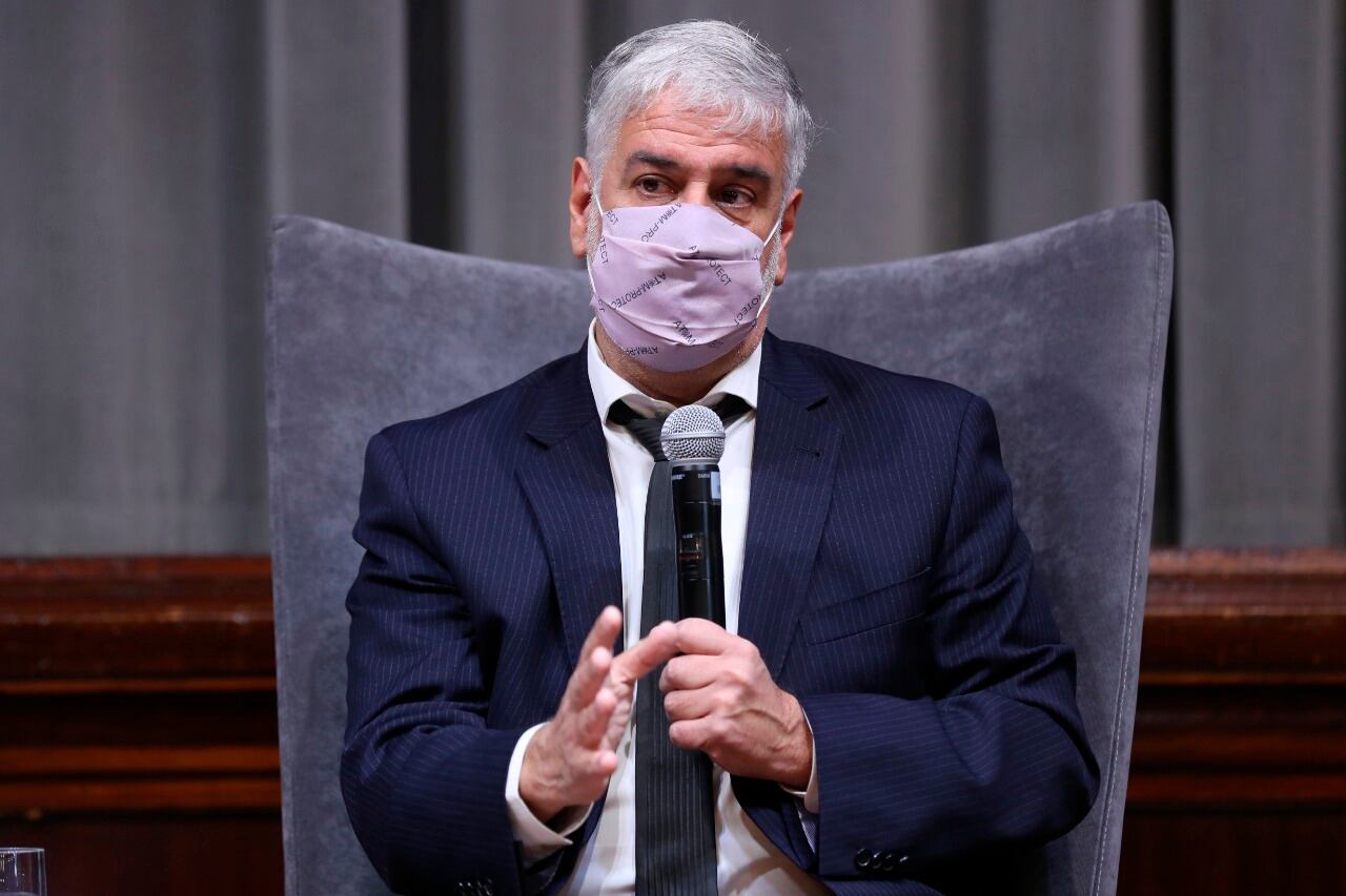 Feletti apunta a una lista global de 1650 artículos.