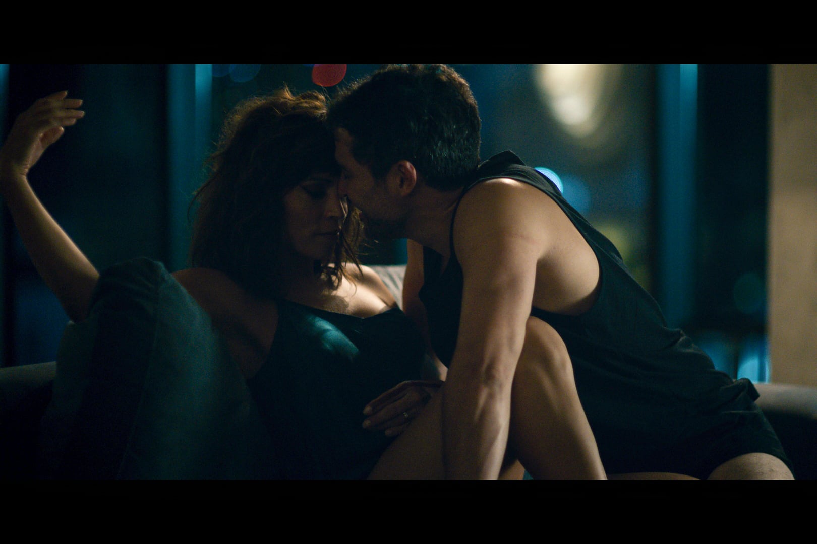 El personaje de Sosa Villada (autora de la novela, coguionista y protagonista de la película) funciona como vector sexual.