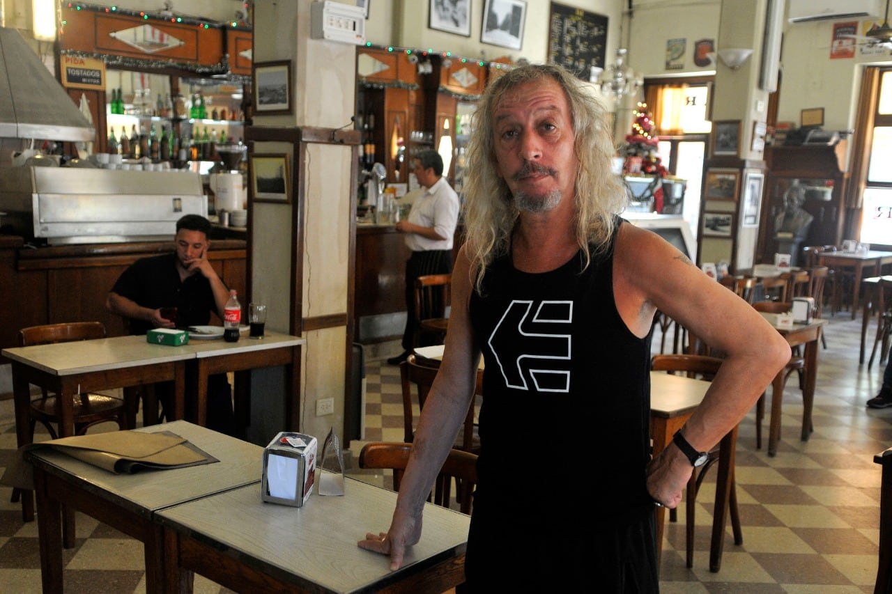 “El libro no cuenta la pandemia sino que la pandemia hizo que uno cuente.”