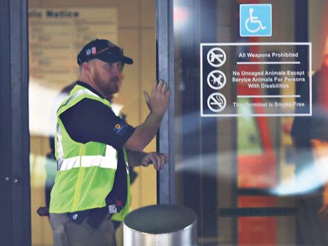 El móvil del ataque en el aeropuerto sigue siendo un misterio.