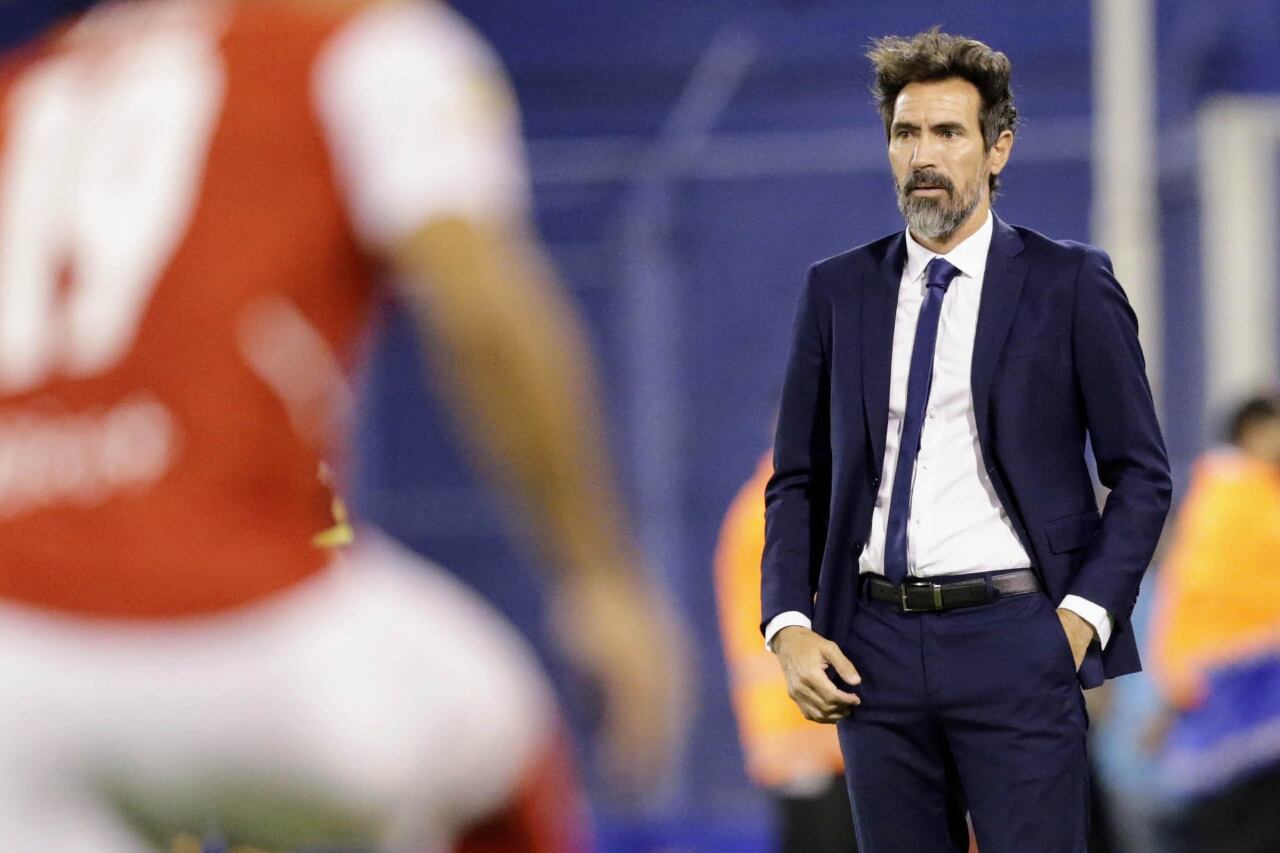 Eduardo Domínguez tiene un trabajo exigente para mejorar a su Independiente