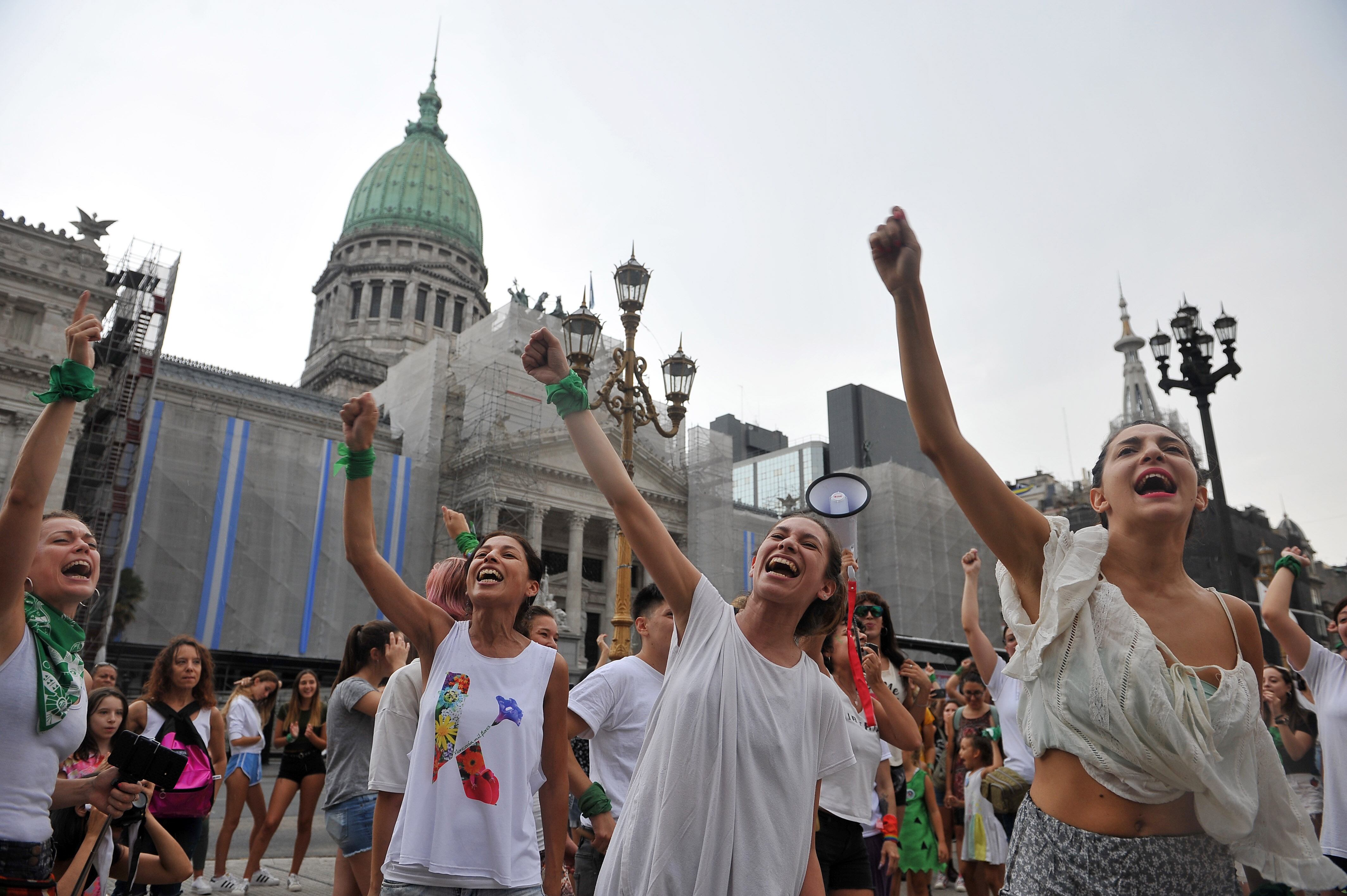 La idea de hacerlo con “un texto y una coreografía fue la forma de ponerle el cuerpo” a las demandas, apuntó Mariela, de Unidad Desobediente