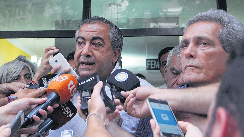 El binomio que conduce la CGT, Héctor Daer y Carlos Acuña, postergo la decisión de convocar a un paro.