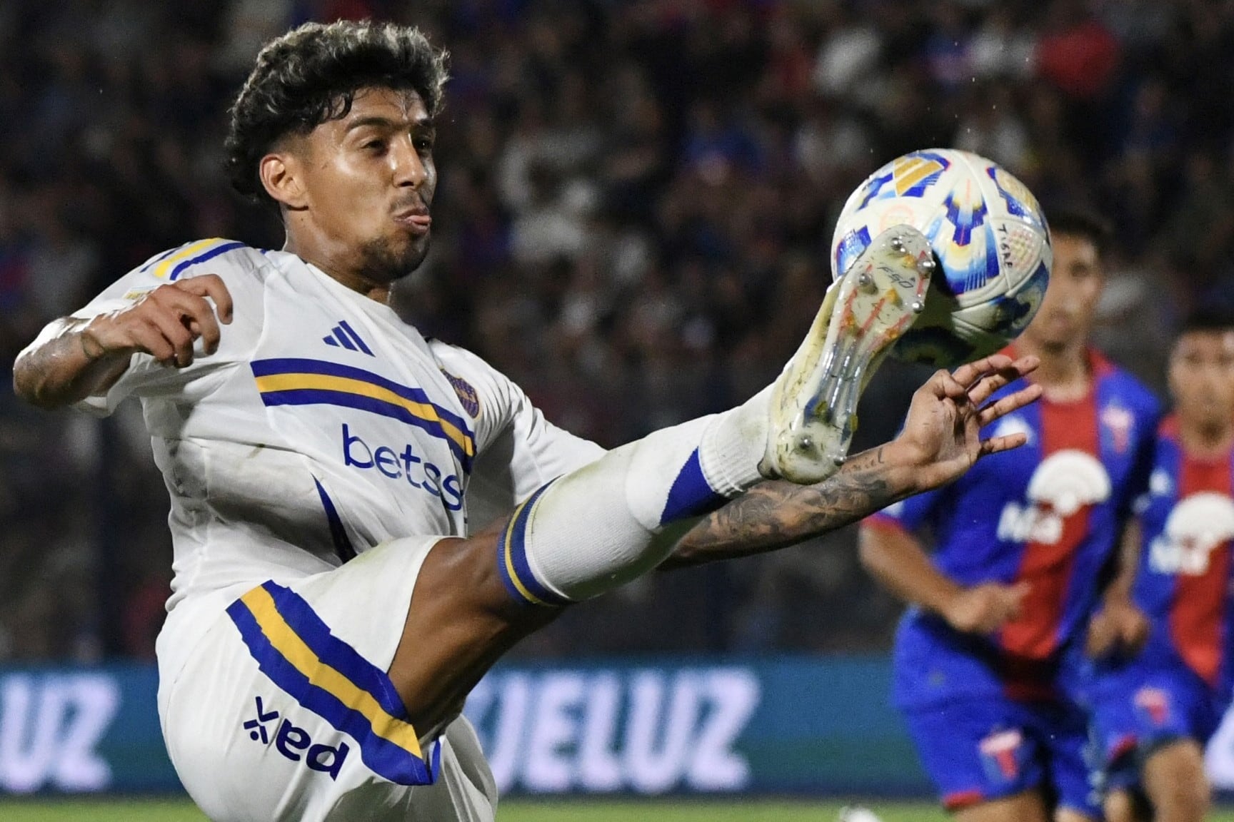 Cristian Medina, 160 partidos y 9 goles en Boca.