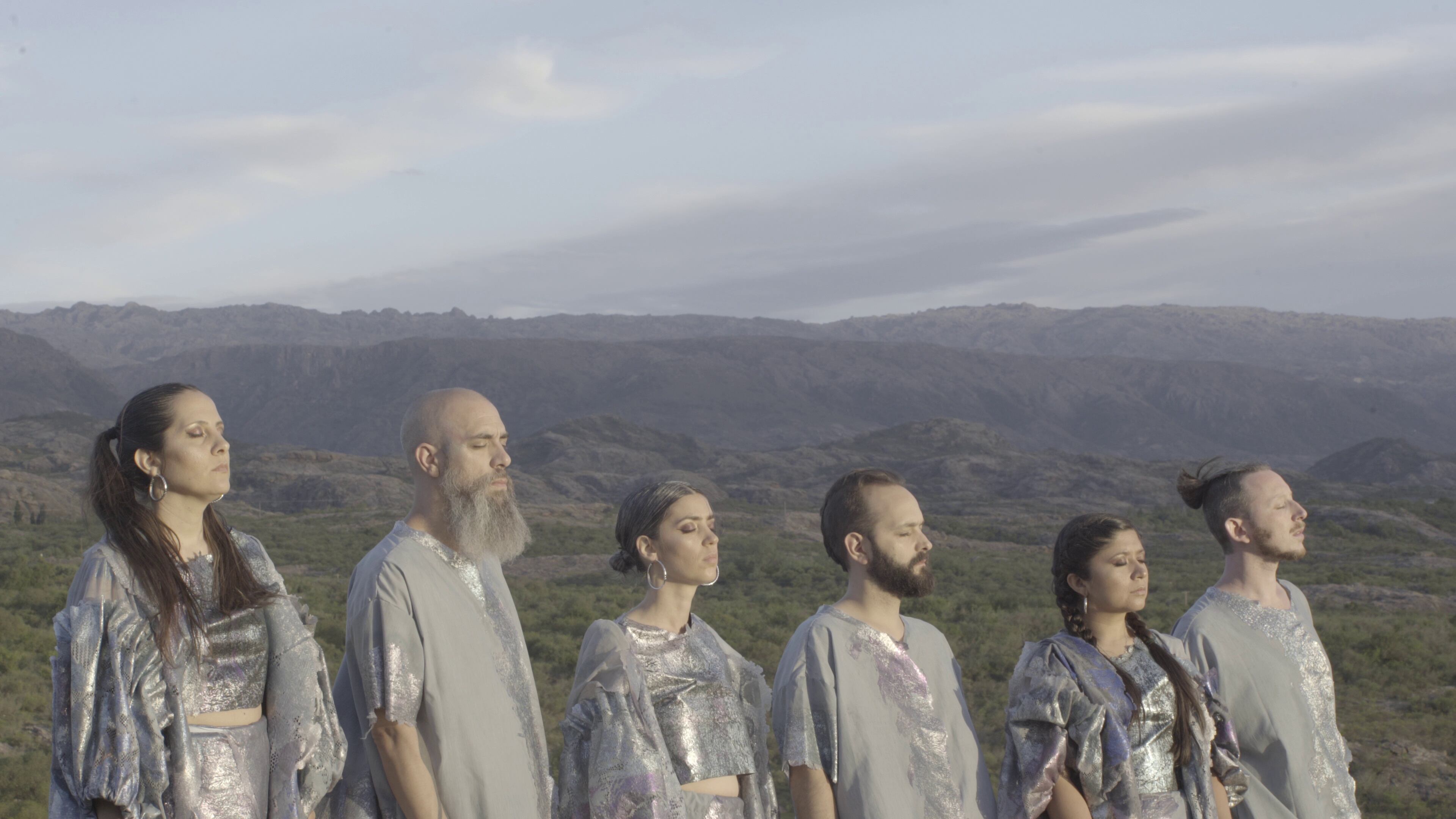 Triángula les permite a las cantantes descubrir otras identidades artísticas.