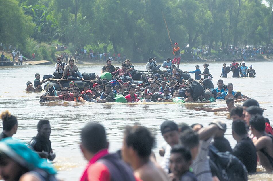 Enfrentando peligros, los migrantes partieron de Honduras, atravesaron Guatemala y entraron a México.