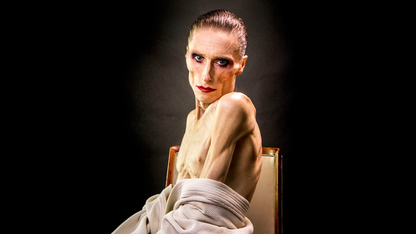 Makeup & hair: Shaul Rivas.                 @shaulrivas en Instagram