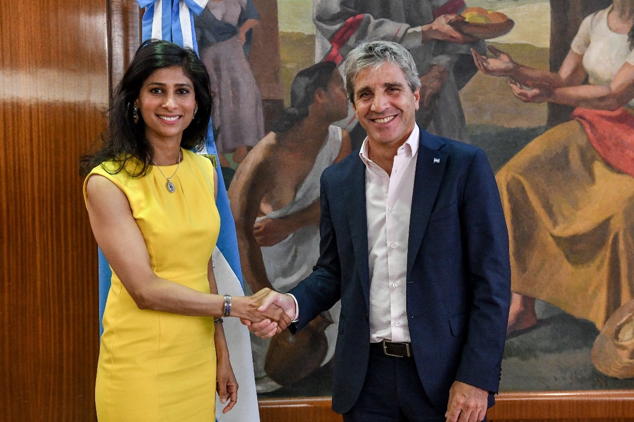 El ministro de Economía y Ghita Gopinath, la mano derecha de Georgieva en el FMI