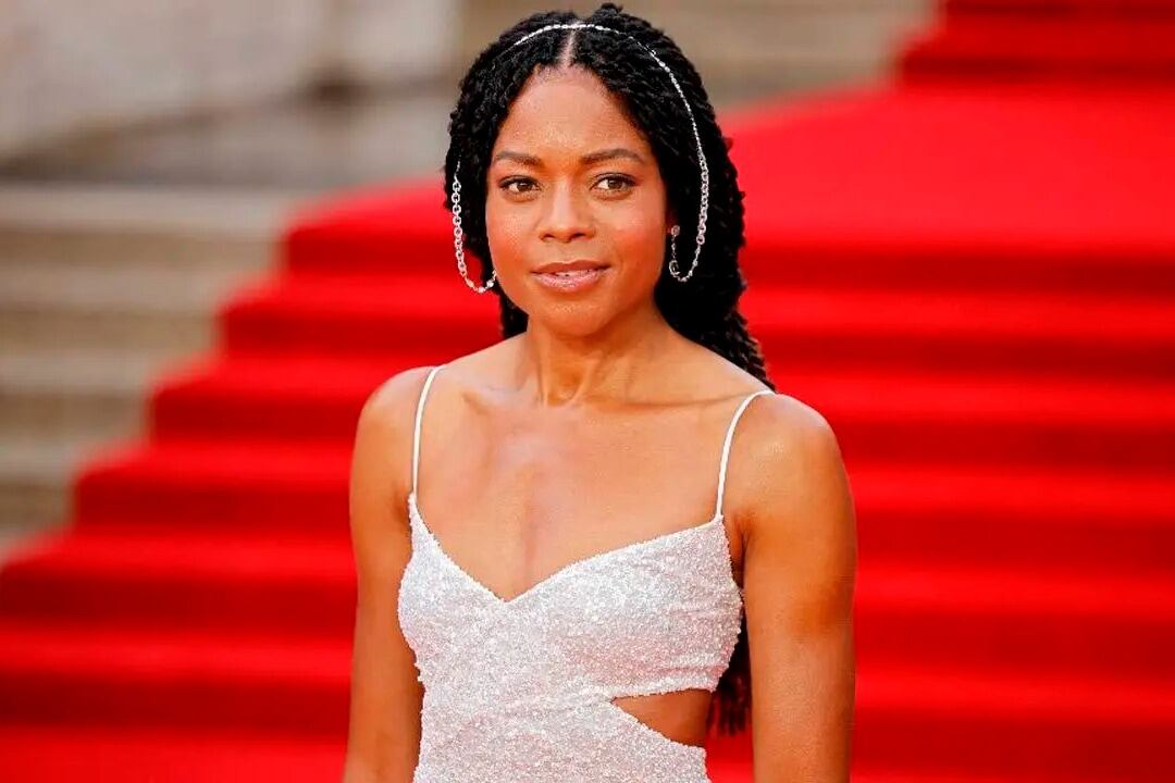 "soy en general muy agradable, cortés y amorosa, pero he tenido un montón de papeles fuertes, poderosos, estridentes, mujeres agresivas."