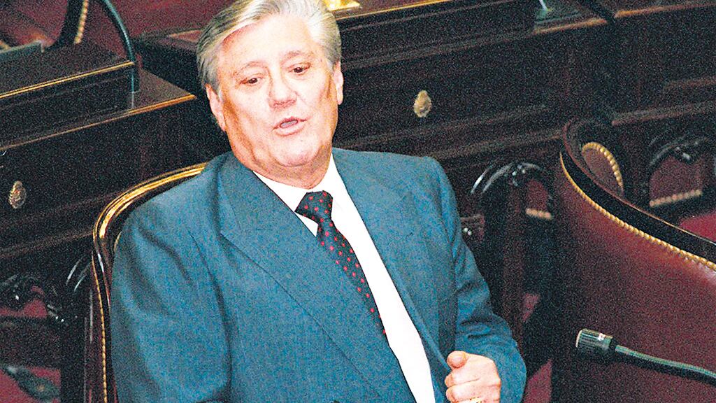 Eduardo Angeloz se retiró de la política en 2001 luego de terminar su mandato como senador.