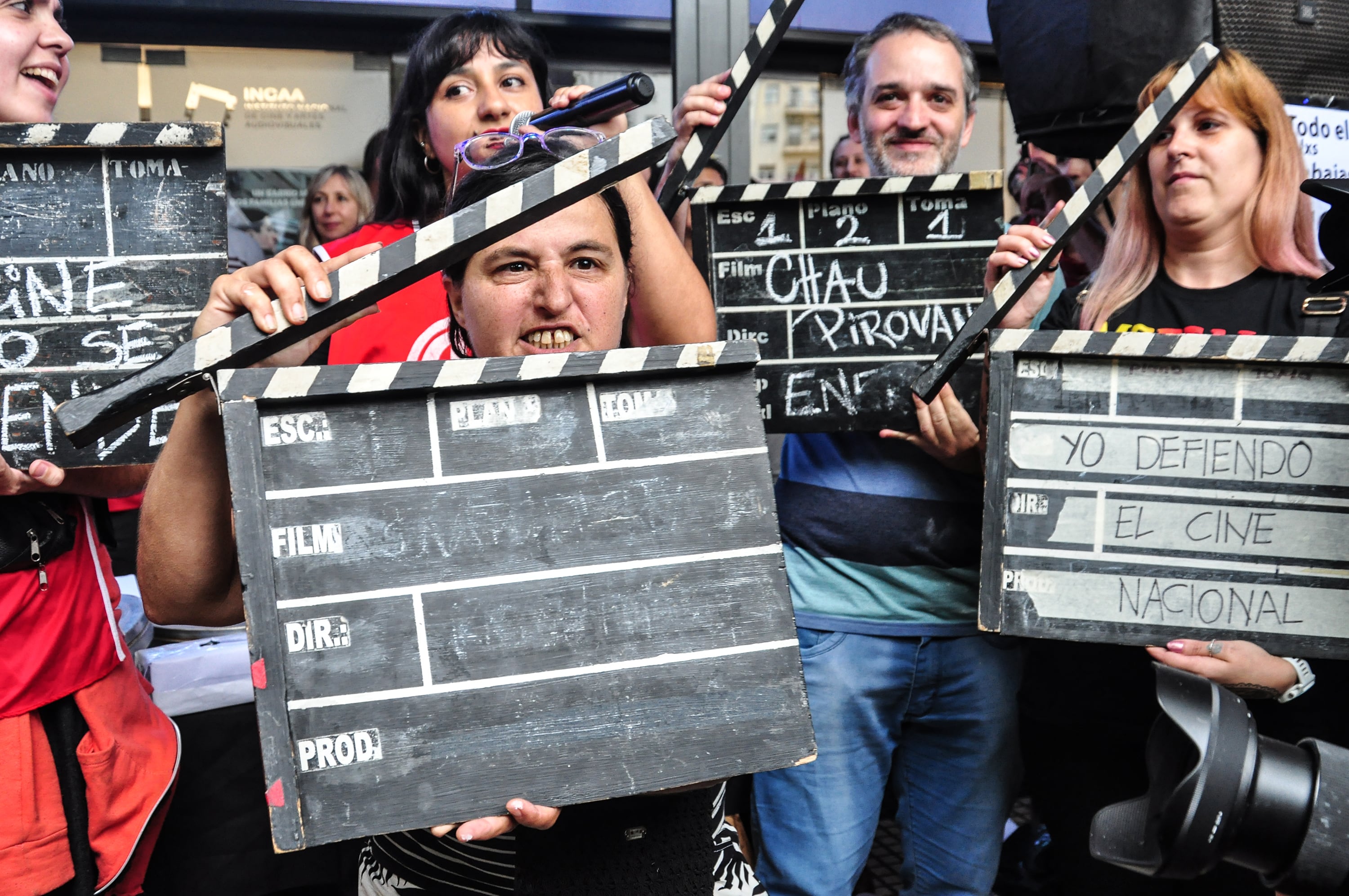 La comunidad cinematográfica no se resigna a la liquidación del sector por parte del gobierno.