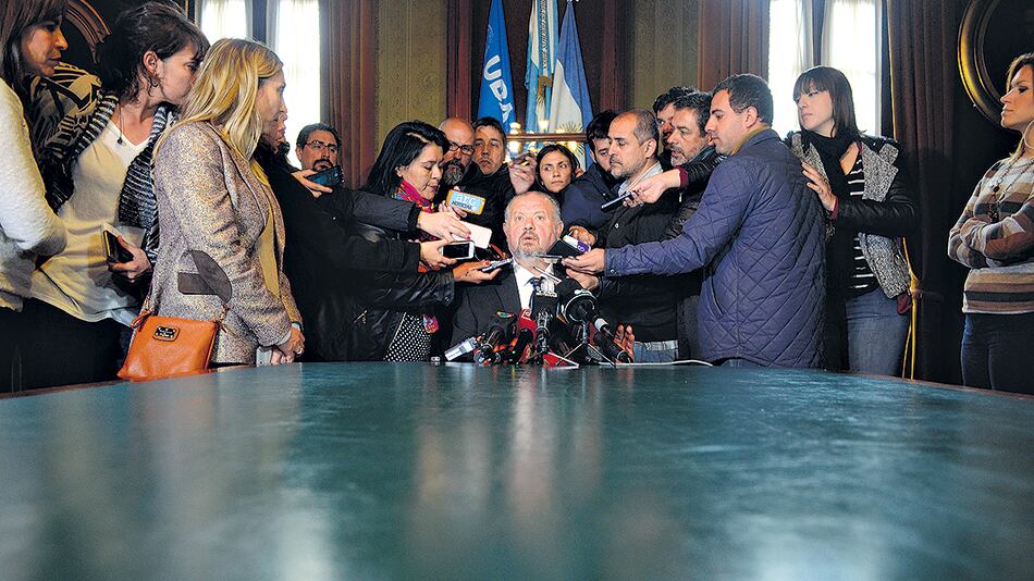 Zorzoli convocó a una conferencia de prensa por la mañana.