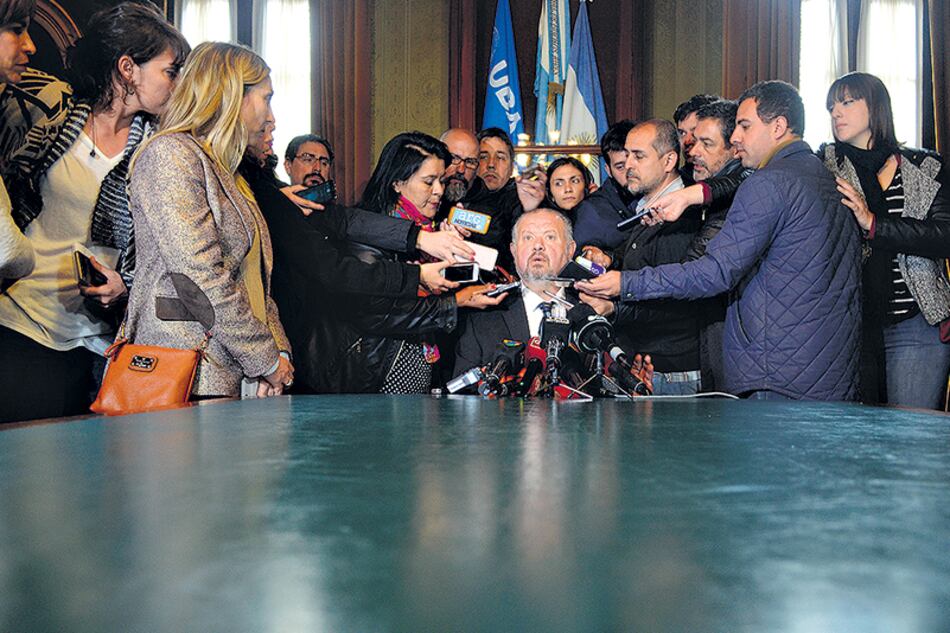 Zorzoli convocó a una conferencia de prensa por la mañana.