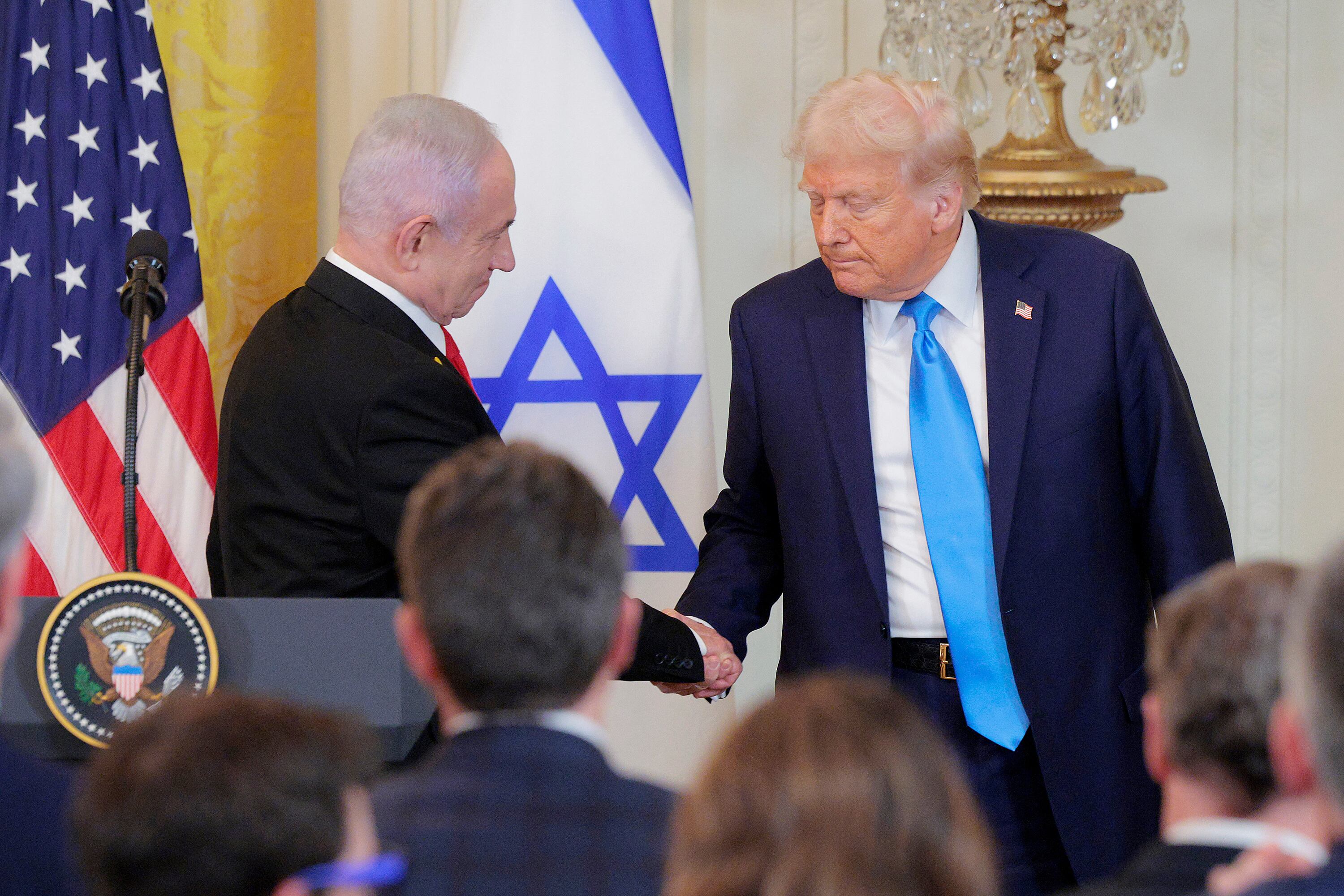 Netanyahu saluda a Trump en la Casa Blanca
