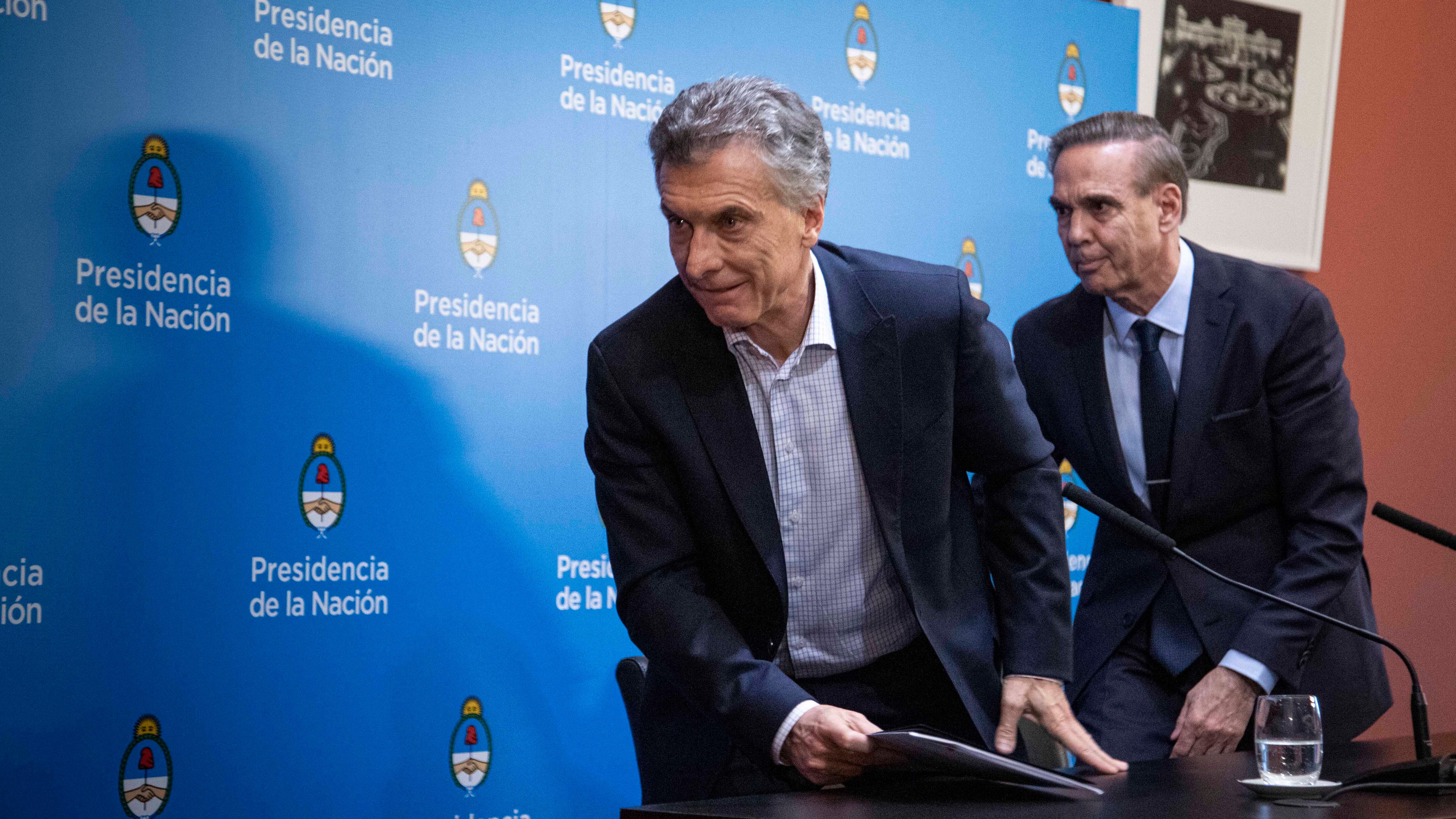 Mauricio Macri habló en una conferencia de prensa, acompañado por Miguel Pichetto.