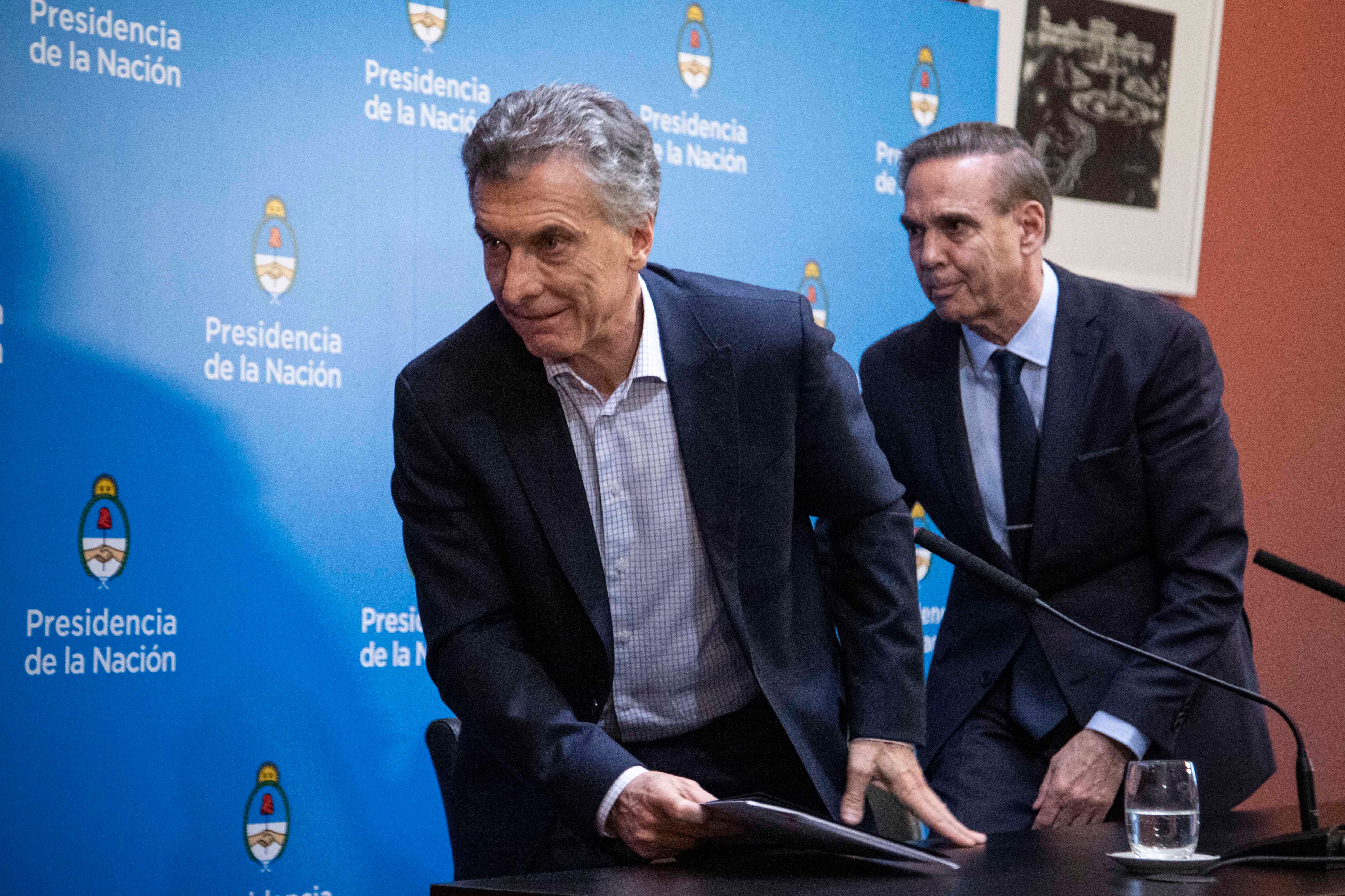 Mauricio Macri habló en una conferencia de prensa, acompañado por Miguel Pichetto.