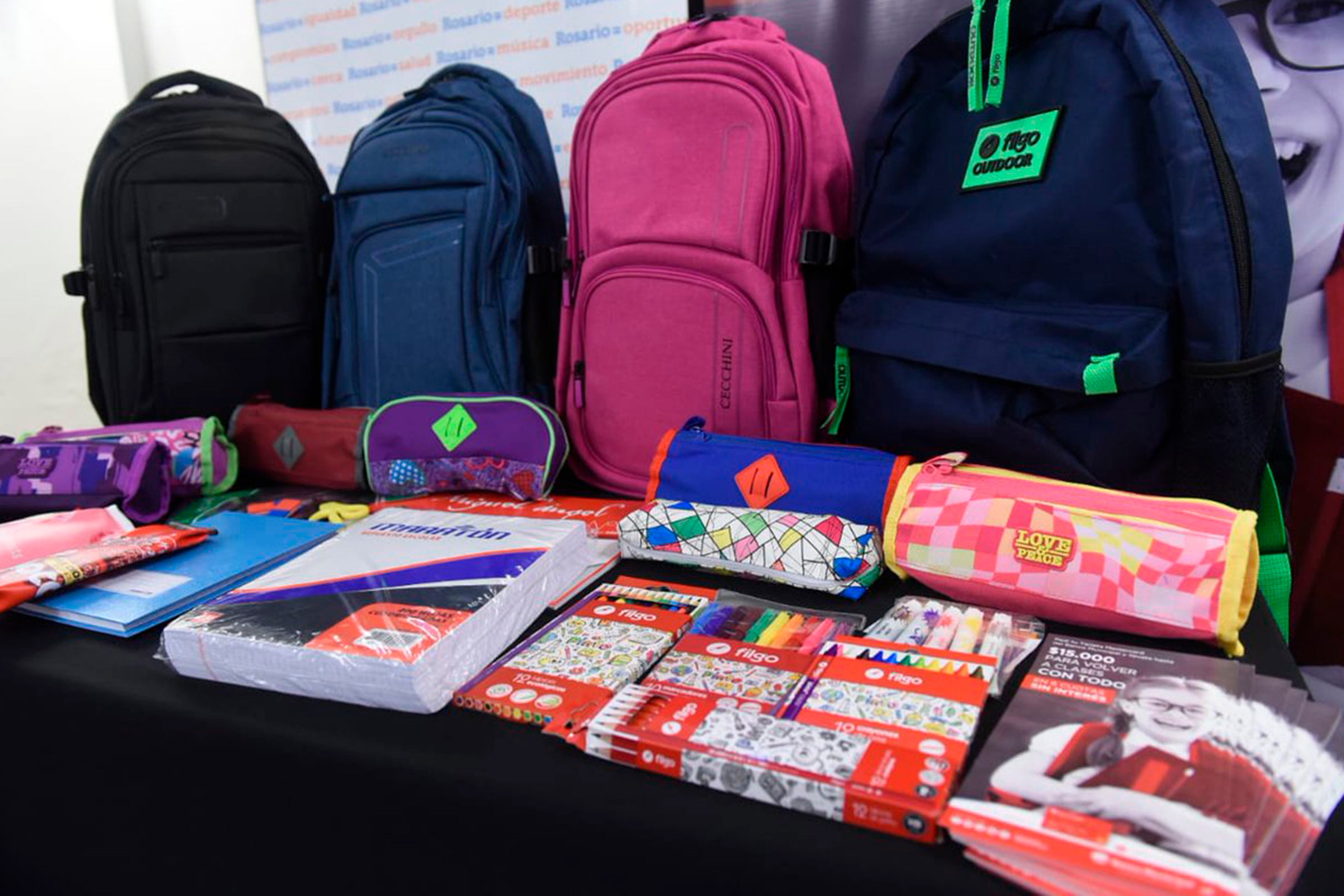 Los quince productos incluyen útiles escolares, mochila y calzados.