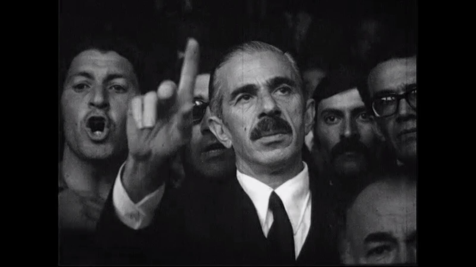 Miguel Ragone dando un discurso el día de su asunción.