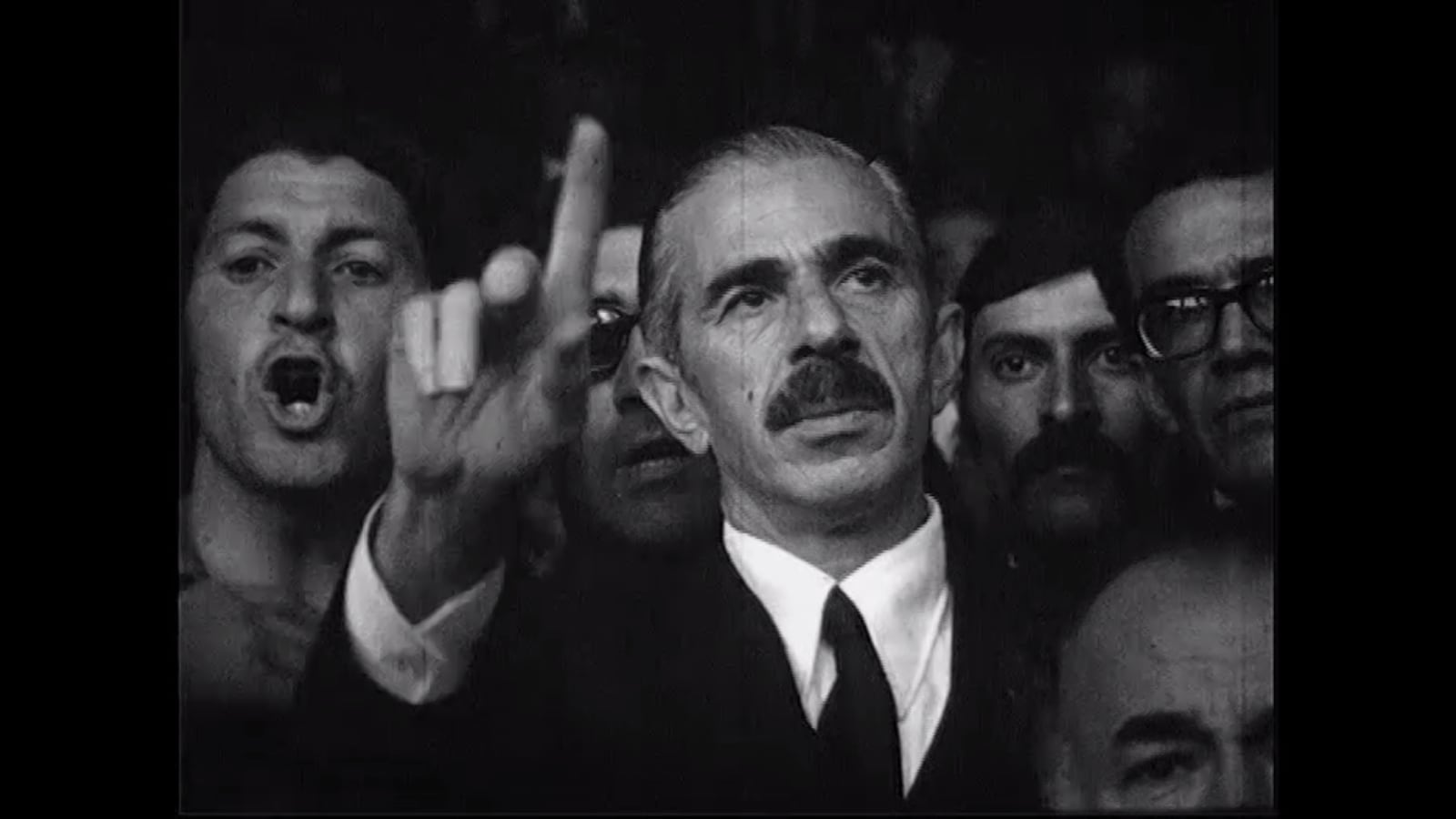 Miguel Ragone dando un discurso el día de su asunción.