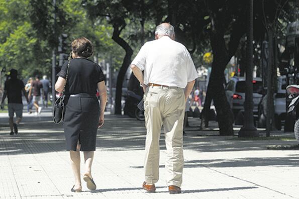 El Gobierno sigue rascando el fondo de la olla y el ajuste les vuelve a tocar a los jubilados.