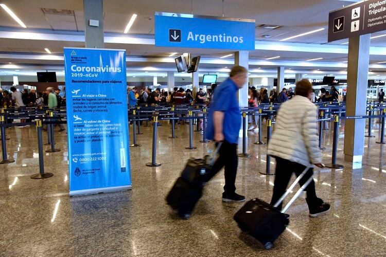 La mujer estuvo en Japón  y epanas volvió empezó a tener síntomas de coronavirus. 