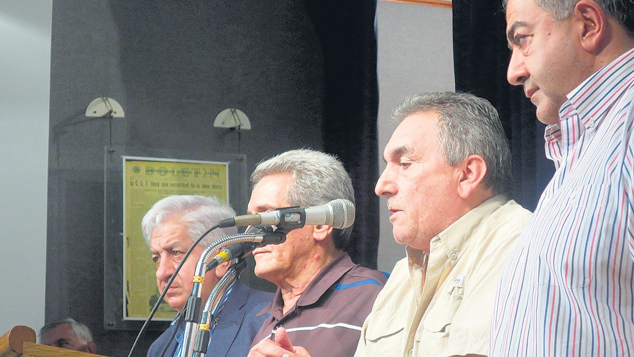 La CGT se reunió ayer para evaluar la situación y se mantiene en estado de sesión permanente.