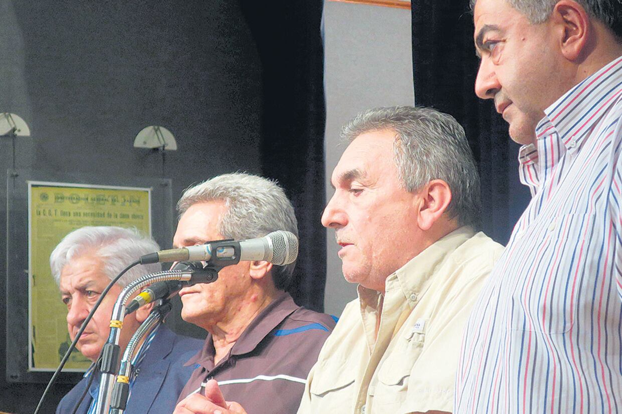 La CGT se reunió ayer para evaluar la situación y se mantiene en estado de sesión permanente.