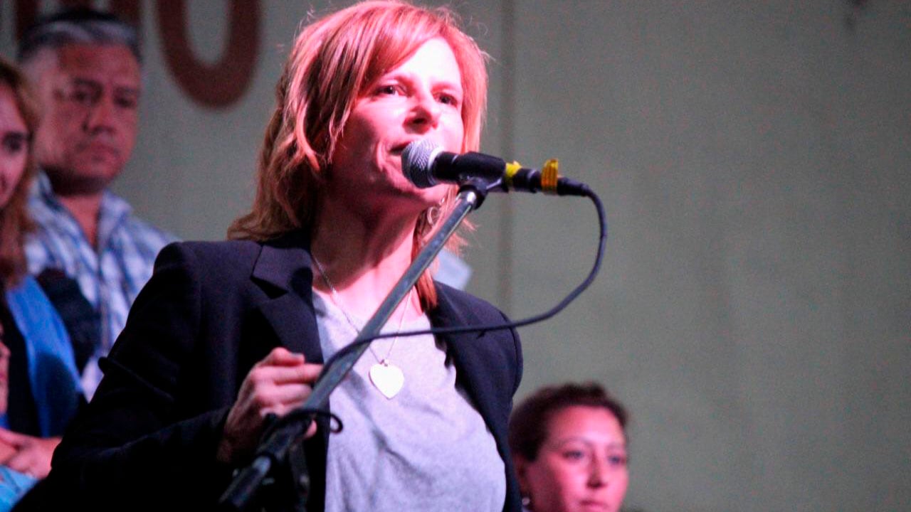 El acto en La Plata congregó a cientos de militantes.