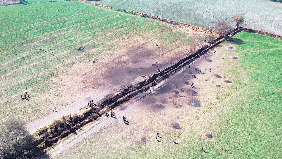 La explosión de un ducto de combustible que fue saqueado por pobladores en el centro del país dejó 90 muertos.