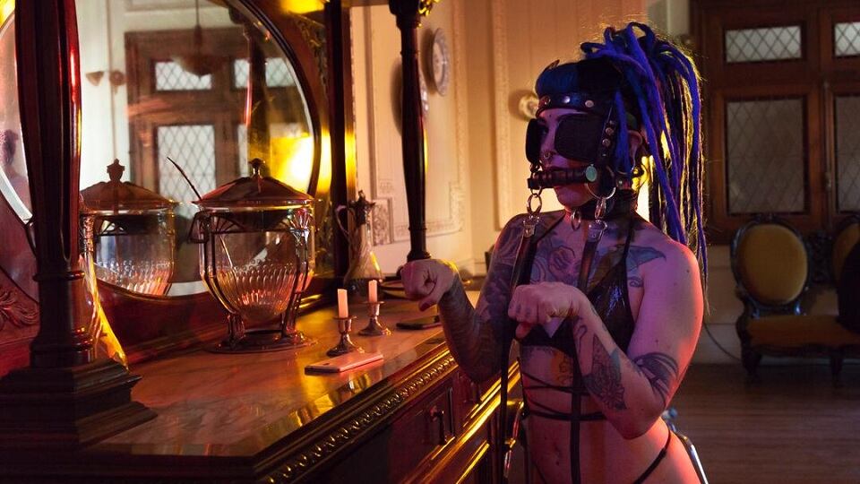"Casa VIII", sobre el BDSM en Argentina, tendrá proyección hoy en el Matienzo, con feria e ilustraciones sado.