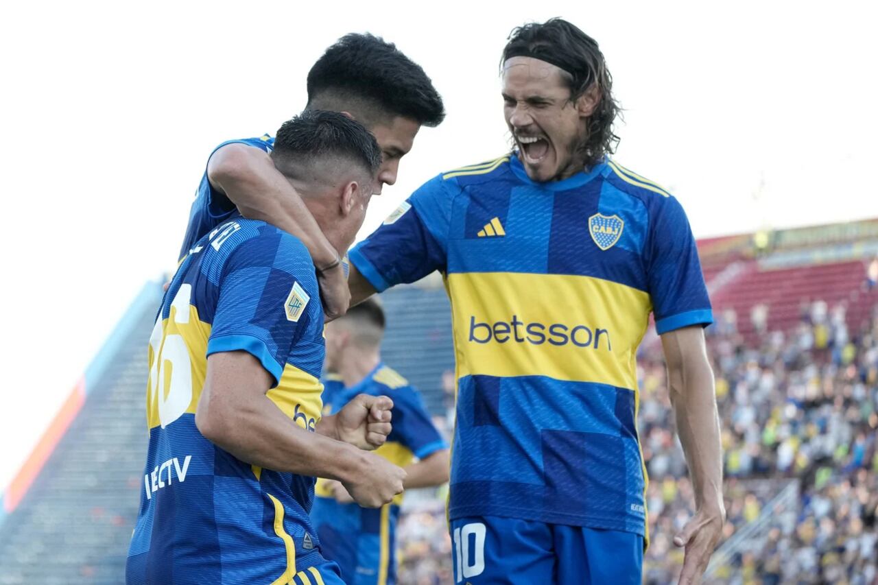 Edinson Cavani, Miguel Merentiel y Pol Fernández.