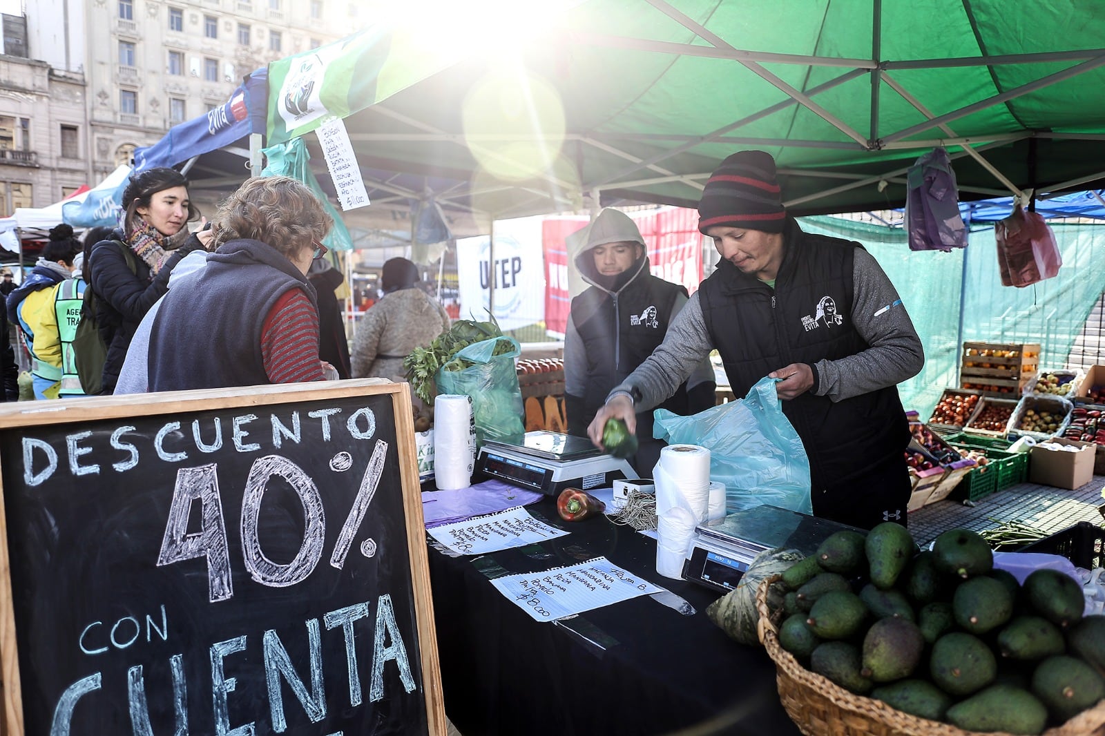 Los productores ofrecieron productos básicos hasta 40% más baratos.