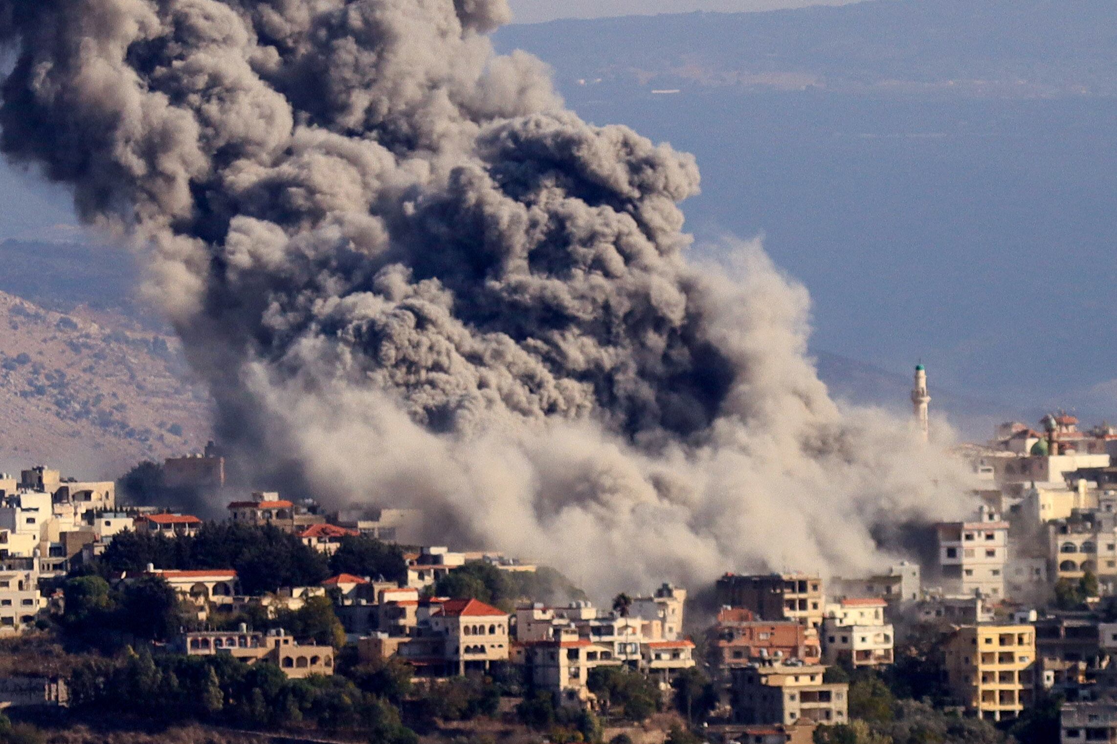 Bombardeoisraelí en Khiam, sur de Líbano.