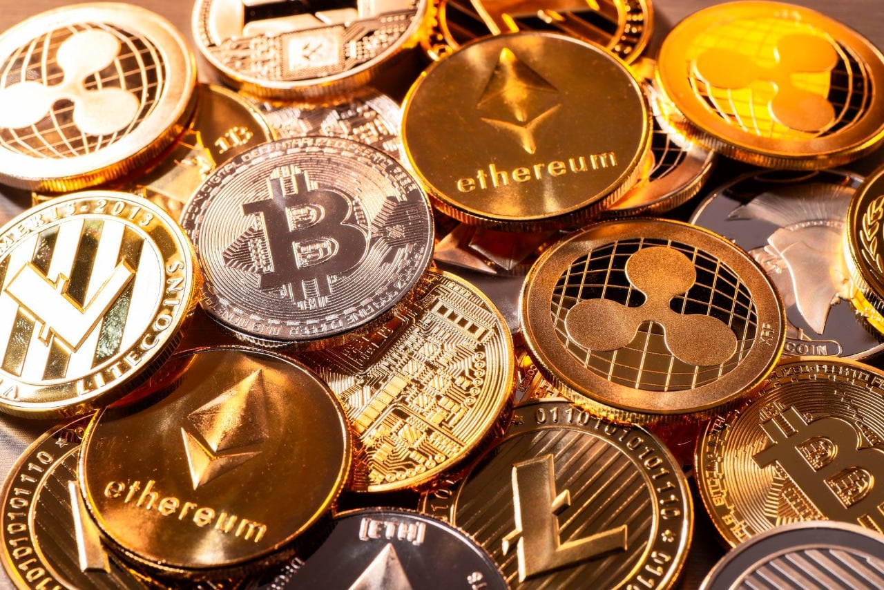 Bitcoin cayó 65 por ciento en el año y ethereum casi 68 por ciento.