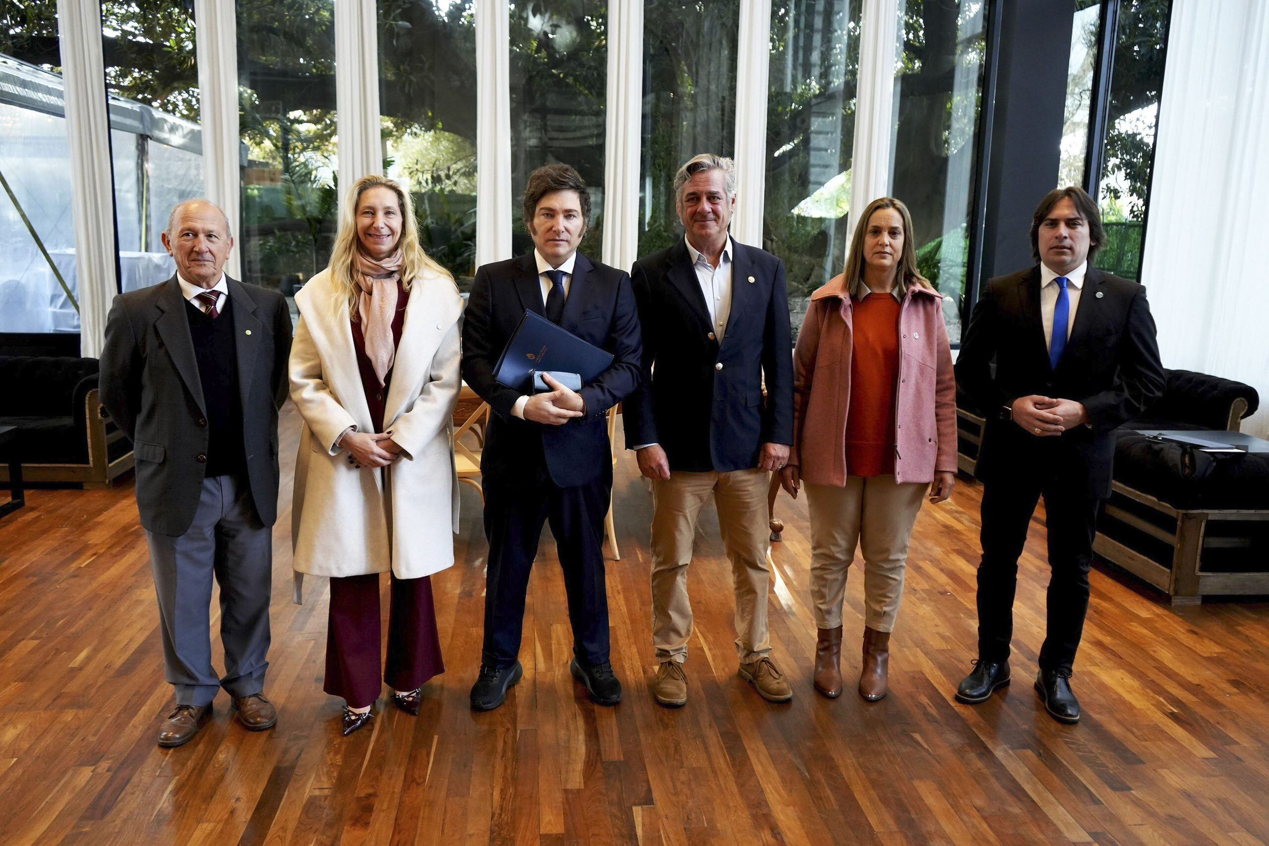 La foto de la última reunión entre Milei y las patronales en La Rural. 